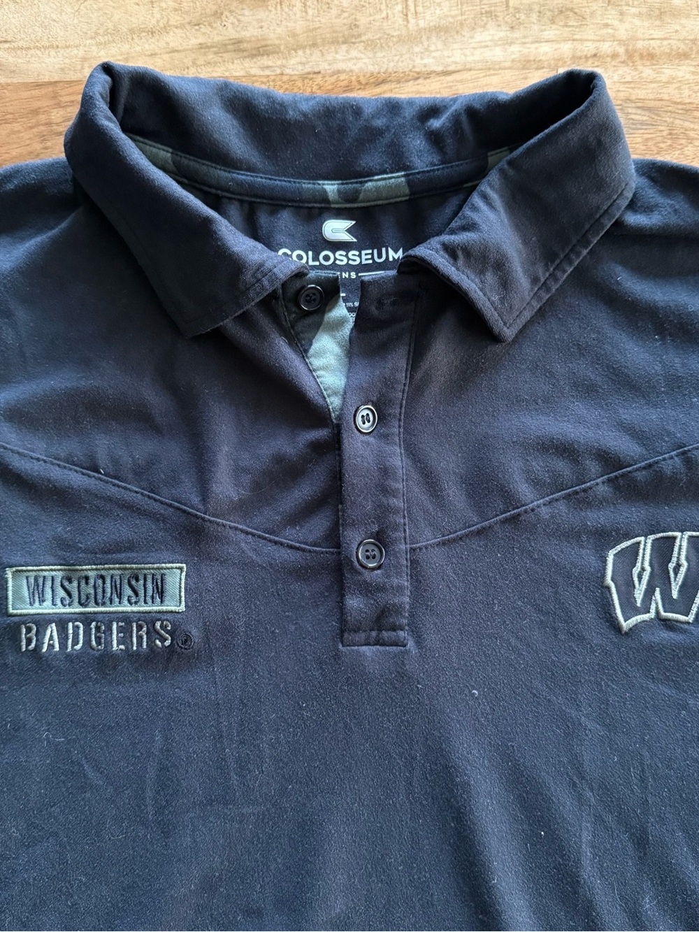 Colosseum Men's Wisconsin Badgers Polo Shirt